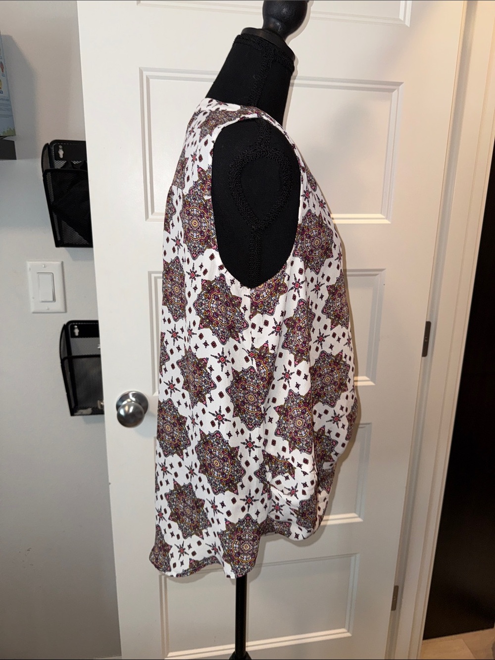 Pink Rose White Sleeveless Medallion Print Camisole XL - Picture 6 of 7